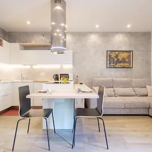 https://studio-vita-cairoli-9.emilia-romagnahotels.net