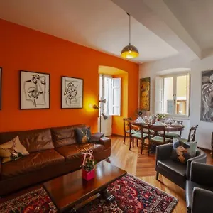 https://casa-robina.it-tuscanyhotel.com