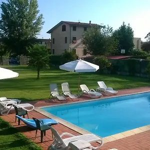 Il Casale Di Nanni 2*, Lucca Itália